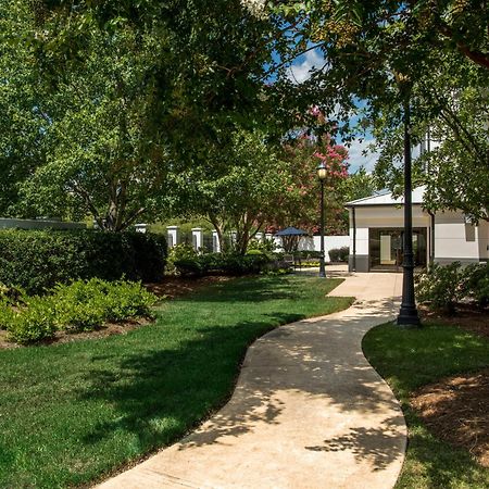 Courtyard By Marriott Charlotte Ballantyne Hotel Exterior photo