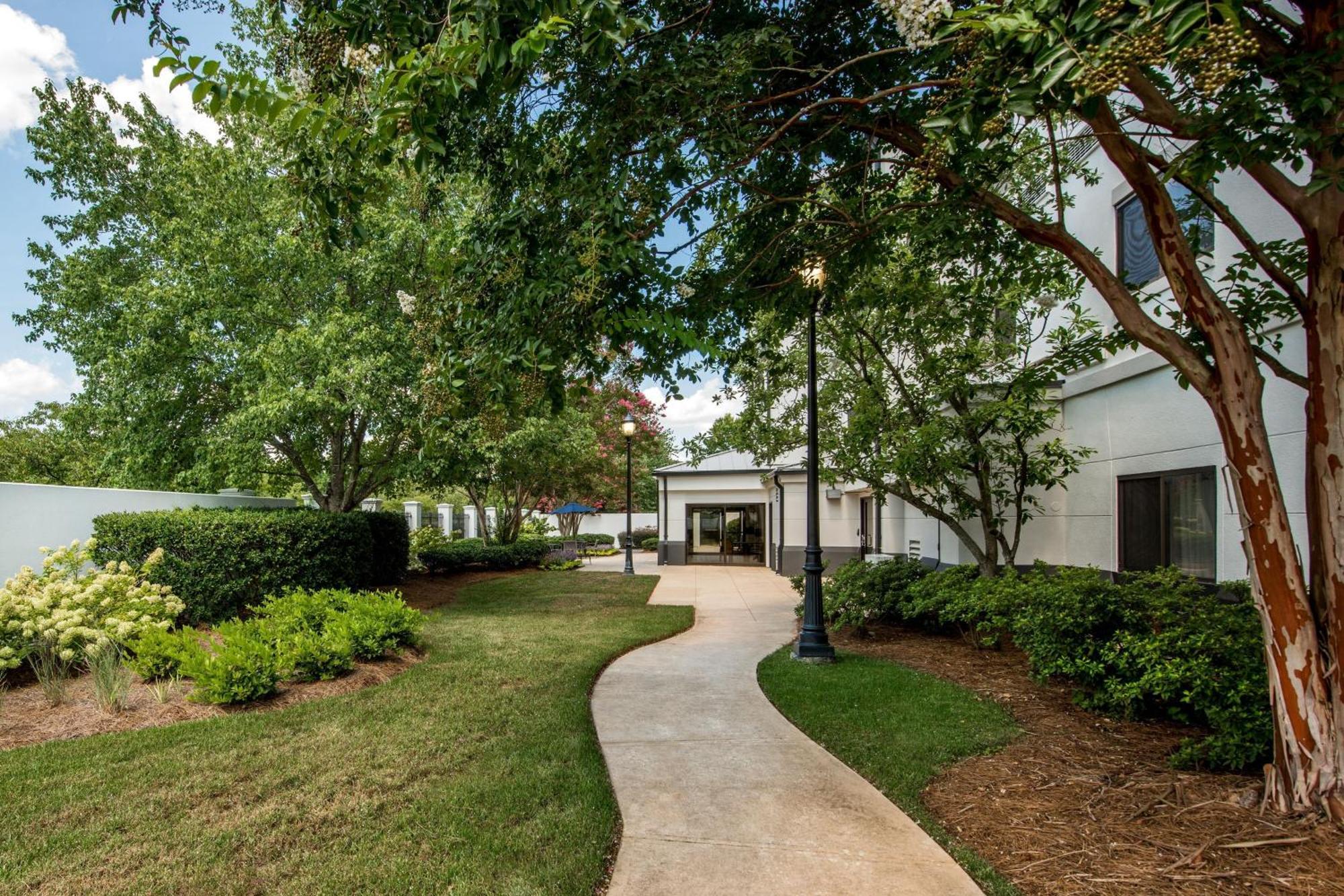 Courtyard By Marriott Charlotte Ballantyne Hotel Exterior photo