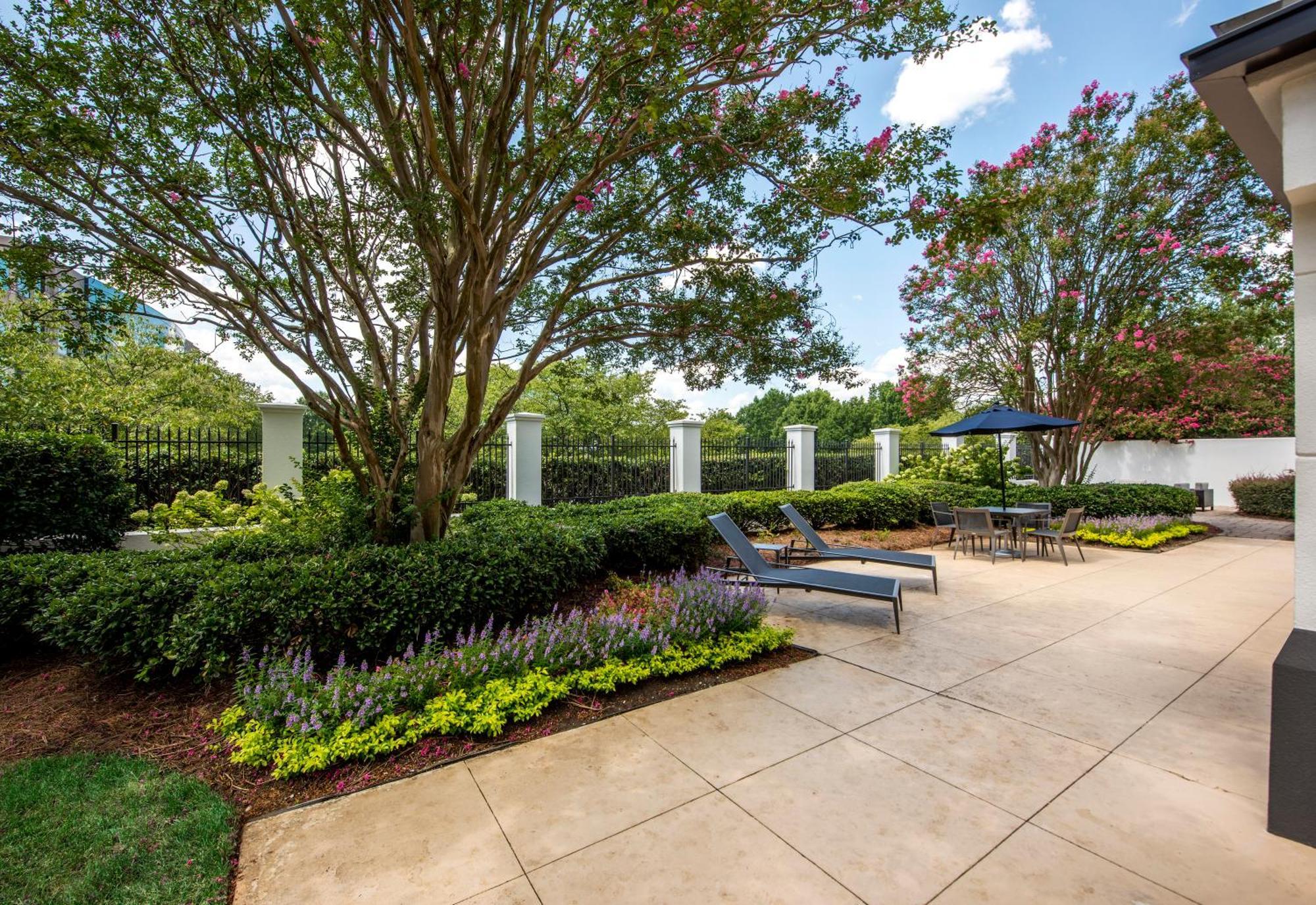 Courtyard By Marriott Charlotte Ballantyne Hotel Exterior photo